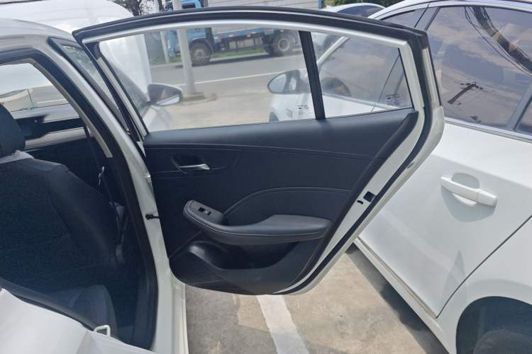 Used Roewe i5 2023 1.5L CVT Luxury Edition
