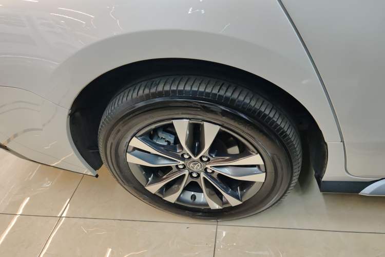 Used Toyota Granvia 2024 2.5L Hybrid Luxury Edition
