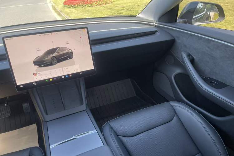 Used Tesla Model 3 2023 Long-Range All-Wheel-Drive Version