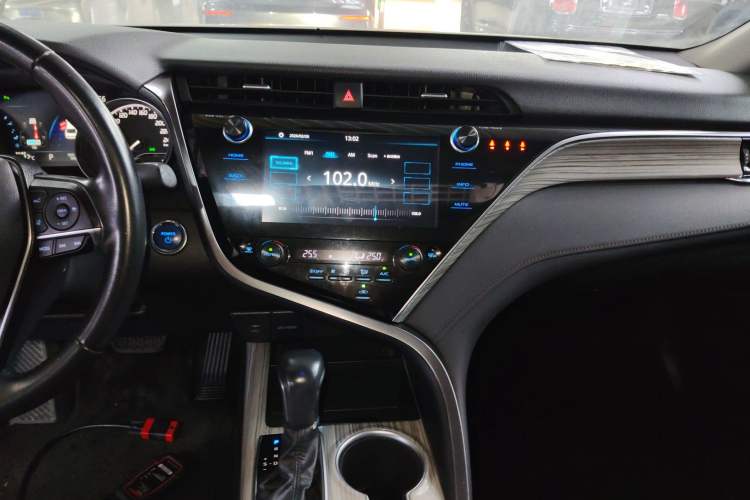 Used Toyota Camry 2019 Dual-Engine 2.5 HG Luxury Edition China VI Standard
