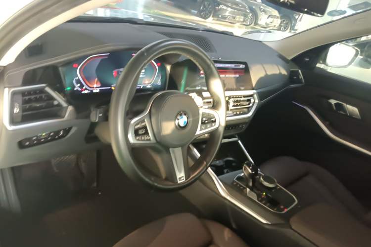 Used BMW 3 Series 2021 325i M Sport Night Edition package
