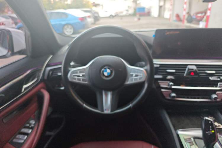Used BMW 5 Series 2022 Second Facelift 525Li M Sport Package