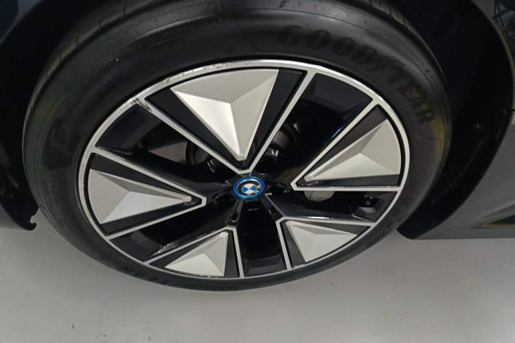 Used BMW i3 2023 eDrive 40 L Midnight Sports Package