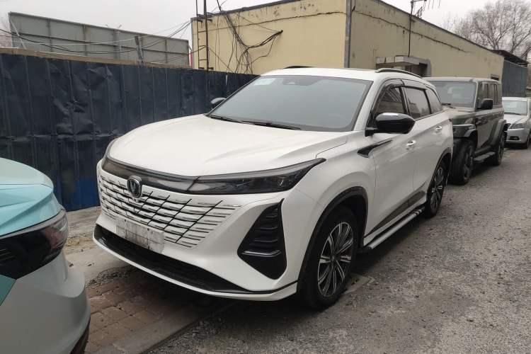 Used Changan CS75 PLUS 2024 3rd Generation Champion Edition 1.5T Intelligent Drive Dynamic Model
