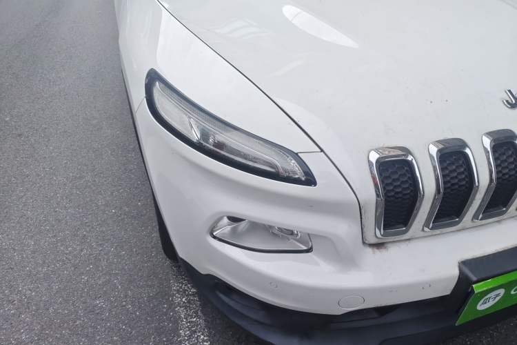 Used  Cherokee 2016 2.4L Leading Smart Version
