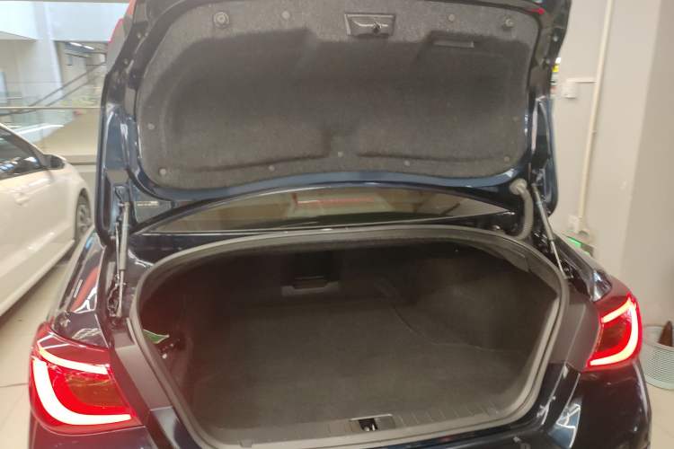 Used Infiniti Q70 2019 Q70L 2.0T Enjoyment Edition
