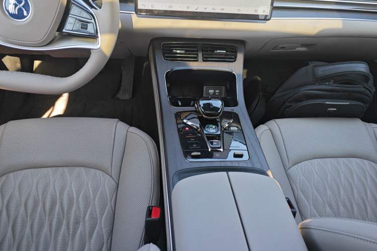 Used BYD Han 2025 EV Intelligent Driving Edition 701KM LiDAR Flagship Model
