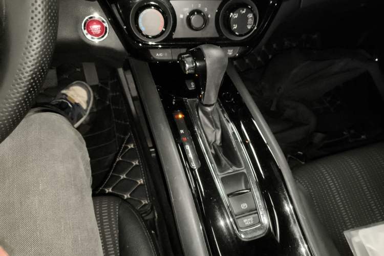 Used Honda Vezel 2016 1.8L CVT Front-Wheel Drive Pioneer Edition
