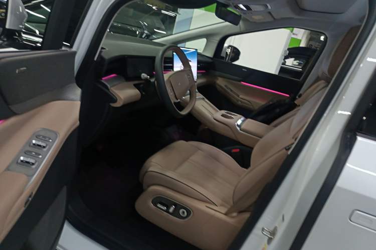 Used XPeng X9 2025 740 Ultra-Long Range Max