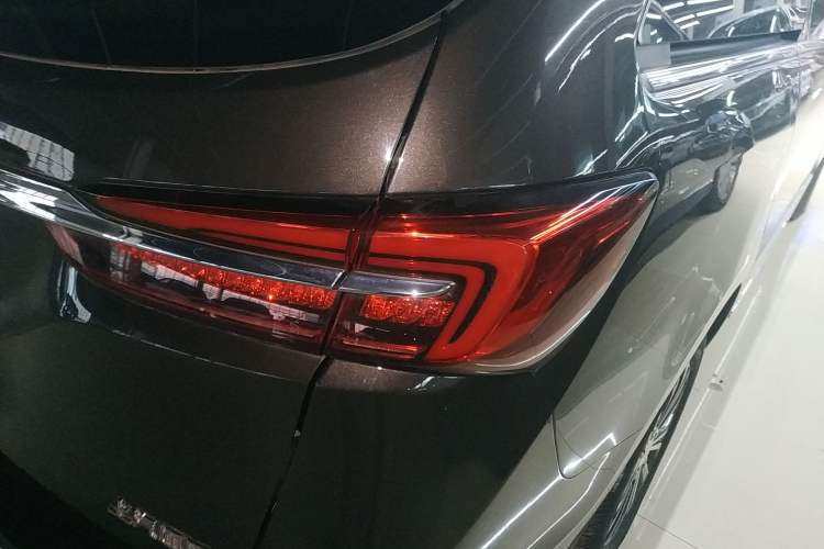 Used Buick GL8 2021 Land Cruiser Executive Class 652T Luxury Model
