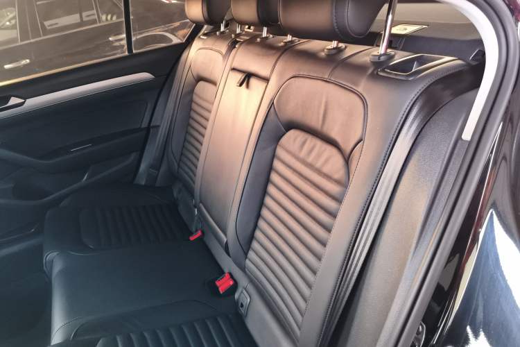 Used Volkswagen Magotan 2018 330TSI DSG Advanced Model
