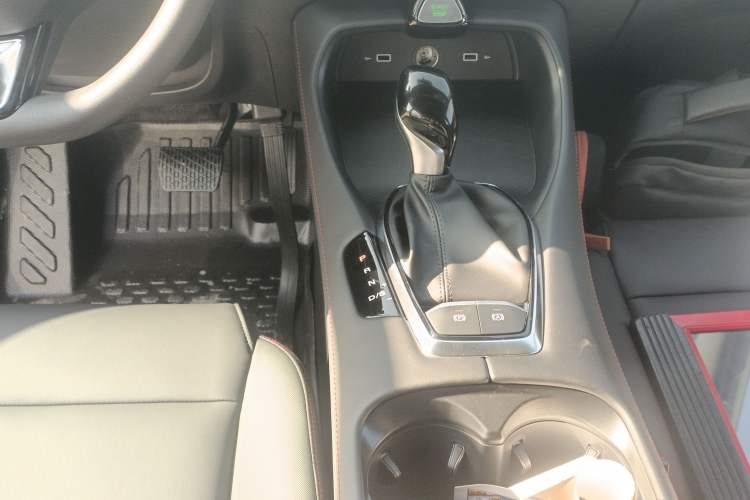 Used MG 5 2025 180 DVVT Global Luxury Edition
