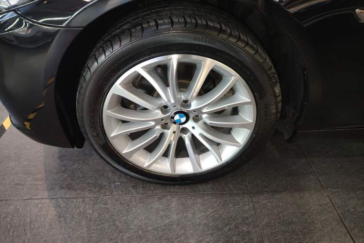 Used BMW 5 Series 2014 525Li Luxury Design Package
