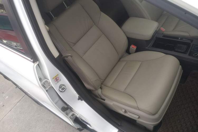 Used Honda CR-V 2013 2.4L Two-Wheel-Drive Luxury Edition