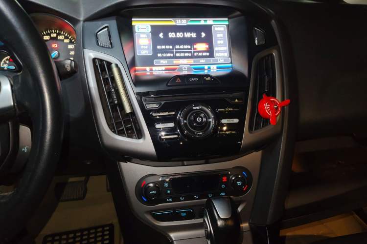 Used Ford Focus 2012 Hatchback 1.6L Automatic Fashion Edition
