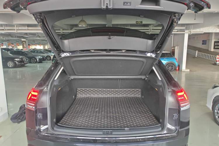 Used Volkswagen Teramont X 2019 330TSI Two-Wheel-Drive Prestige Luxury Edition