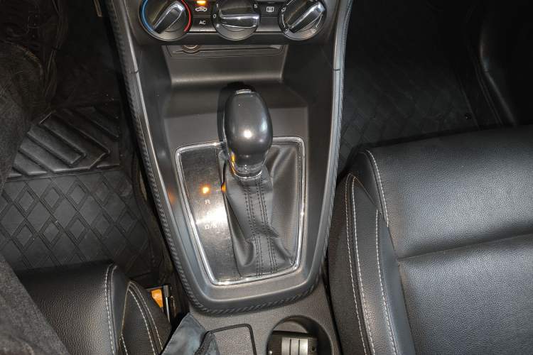 Used MG ZS 2018 1.5L Automatic Luxury Edition China V Standard