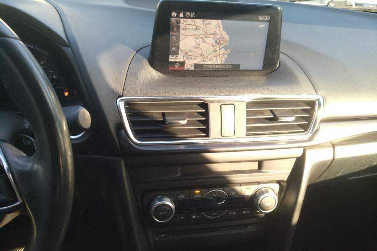 Used Mazda Mazda 3 Axela 2017 Hatchback 2.0L Automatic Sport Model China V Emission Standard