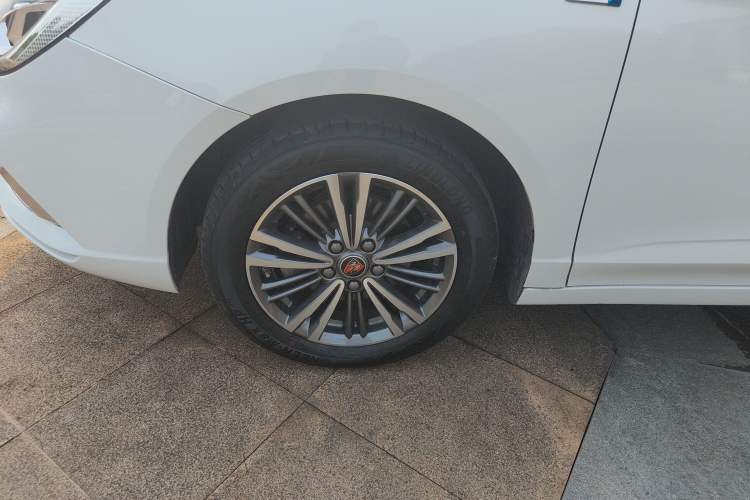 Used Roewe i5 2019 1.5L Automatic 4G Connected Langhao Edition
