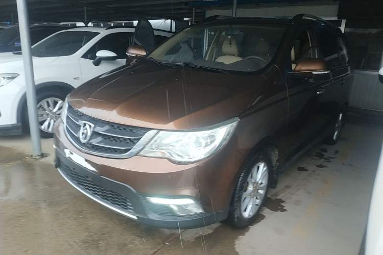 Used Baojun 730 2014 1.5L manual luxury trim 7 seats