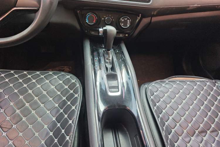 Used Honda Vezel 2015 1.8L CVT 2WD Elite Model
