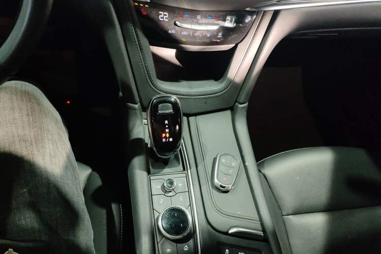 Used Cadillac XT5 2022 2.0T Two-Wheel Drive Luxury Version
