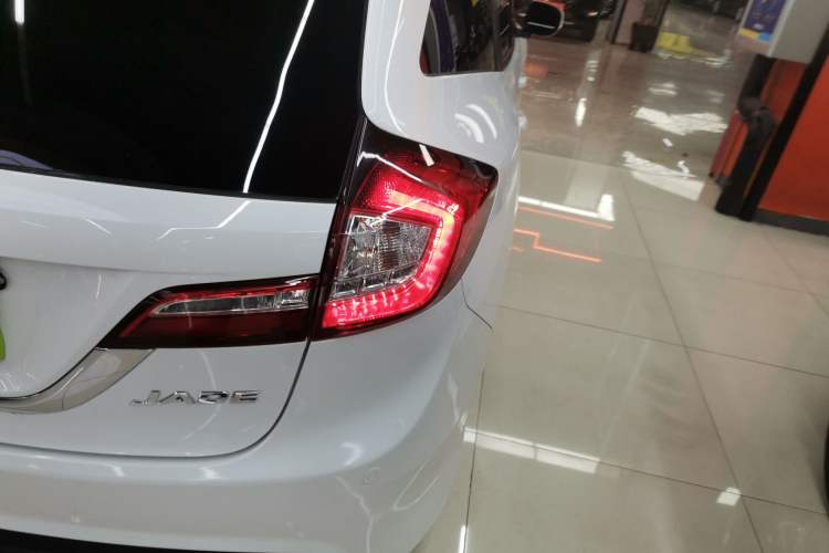 Used Honda Jade 2016 1.8L Automatic Comfort Elite Version 5 Seats
