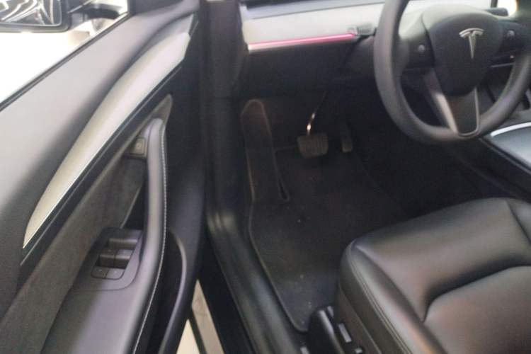 Used Tesla Model Y 2024 Rear-Wheel-Drive Version
