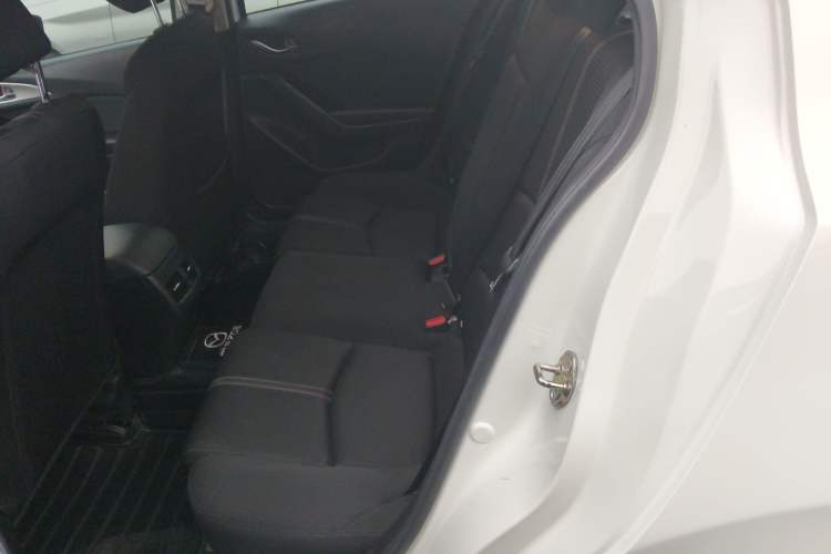 Used Mazda Mazda 3 Axela 2019 Cloud-Controlled Sedan 1.5L Automatic Luxury Model China VI Standard
