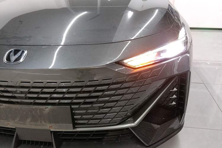 Used Changan UNI-V 2022 1.5T Prestige Version
