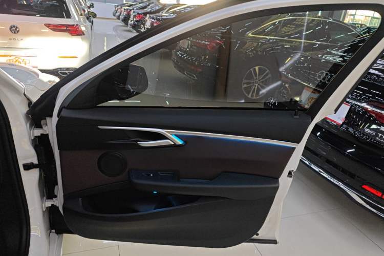 Used BMW 1 Series 2020 125i Leading Model M Sport Package
