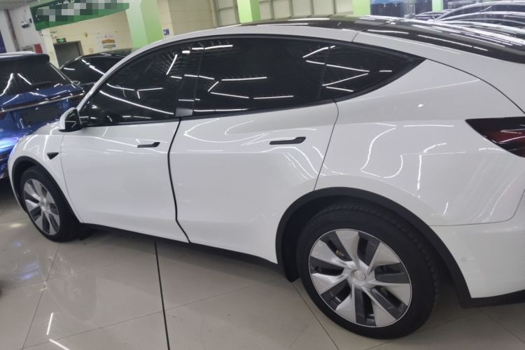 Used Tesla Model Y 2022 Long-Range All-Wheel-Drive Version