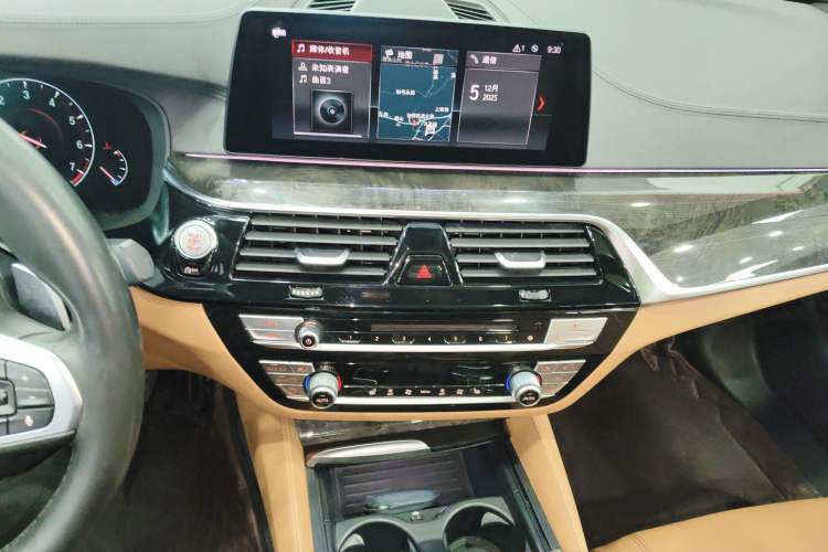 Used BMW 5 Series 2019 Facelifted 530Li Leading Edition M Sport Package
