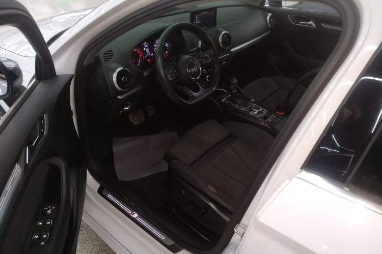 Used Audi A3 2017 Limousine 35 TFSI Sport Edition
