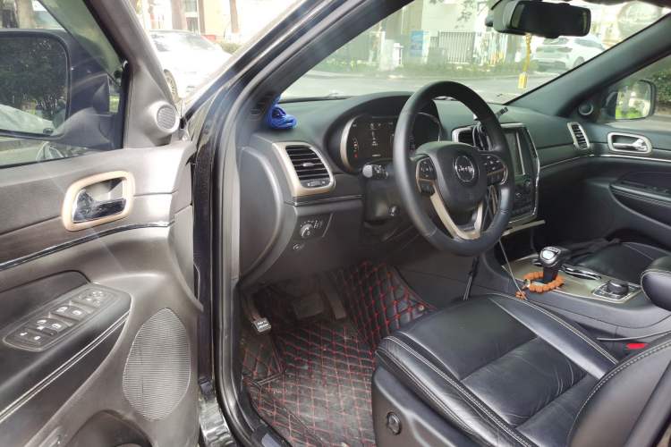 Used  Grand Cherokee (Import) 2015 3.0TD Diesel Comfort Navigation Edition
