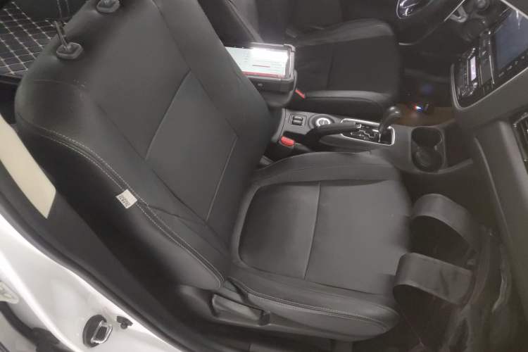 Used Mitsubishi Outlander 2016 2.4L 4x4 Luxury Edition 7-Seater