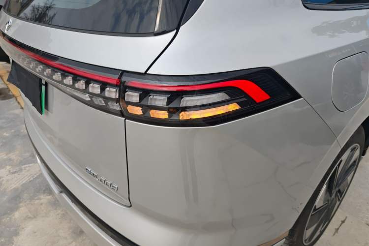 Used  eπ008 2024 210Max Range-Extended Version 6 Seats