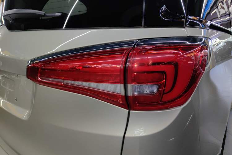 Used Buick GL8 2018 ES 28T Premium Model China VI Standard
