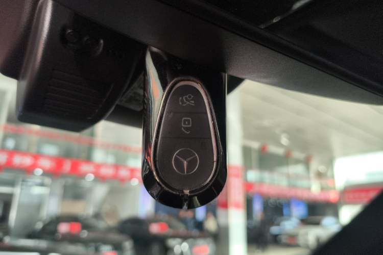 Used Mercedes-Benz GLC 2024 GLC 260 L 4MATIC Luxury Model 5 Seats