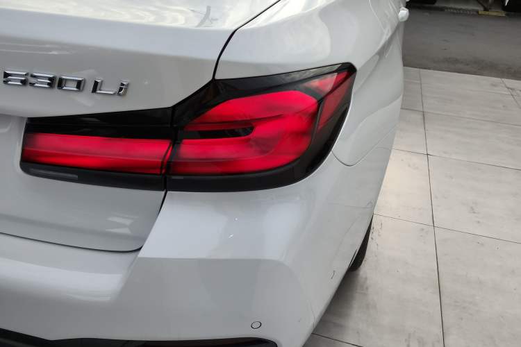 Used BMW 5 Series 2022 Restyled 530Li Leading Edition M Sport Package
