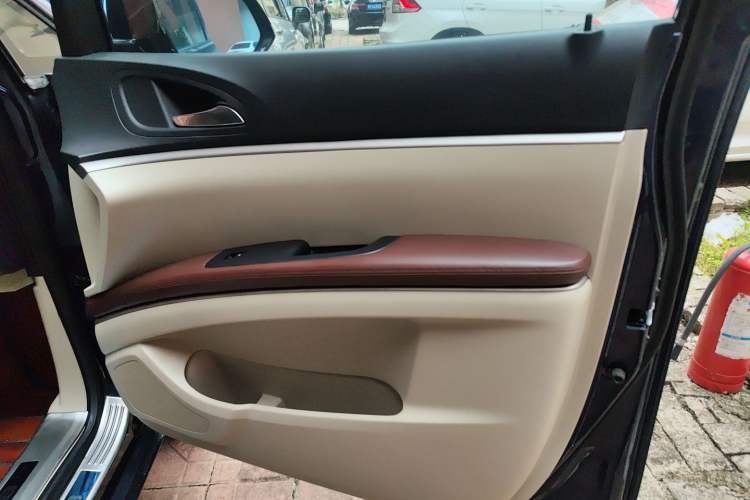 Used Buick GL8 2014 3.0L GT Luxury Business Haoya Edition
