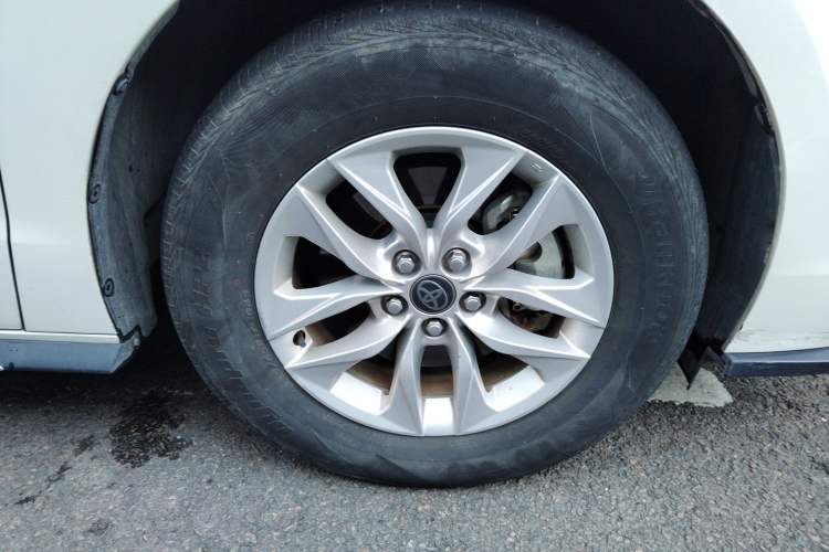 Used Toyota Granvia 2023 2.5L Hybrid Comfort Edition