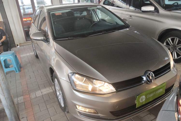 Used Volkswagen Golf 2016 1.6L Automatic Fashion Model
