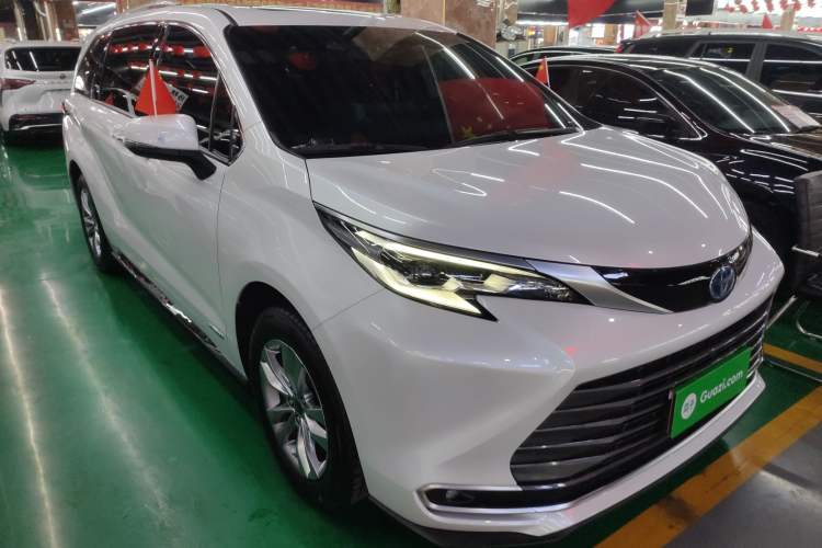 Used Toyota Sienna 2021 2.5L Hybrid Ultimate Edition
