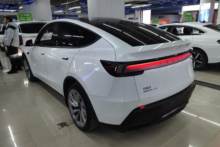 Used Tesla Model Y 2025 Rear-Wheel-Drive Version