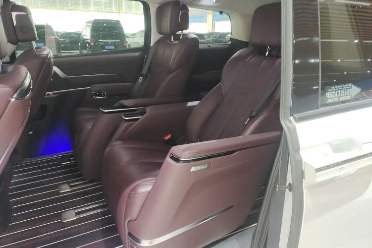 Used Buick Century 2023 2.0T Six-Seater Yinshi Edition
