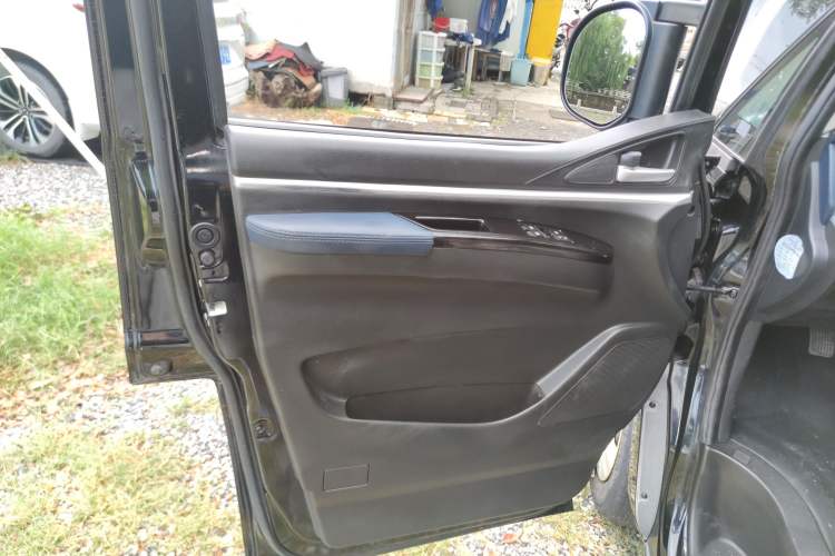 Used FORTHING Lingzhi 2020 M5L 1.6L Base Model 7 Seats
