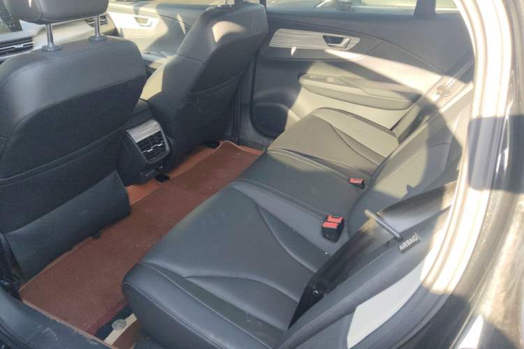 Used Hongqi E-QM5 2024 610 km PLUS