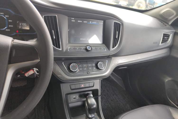 Used Roewe 360 2015 1.5L Automatic Luxury Edition
