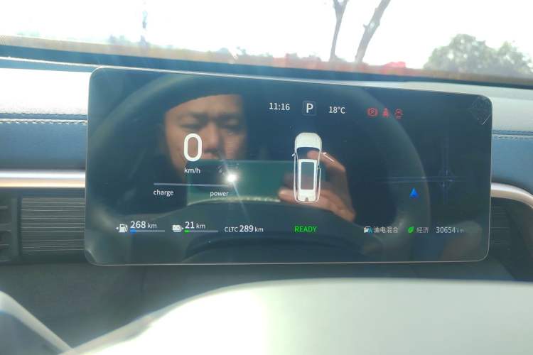 Used  eπ008 2024 210Max Range-Extended Version 6 Seats
